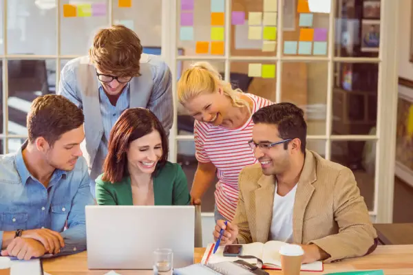 bonheur au travail des jeunes