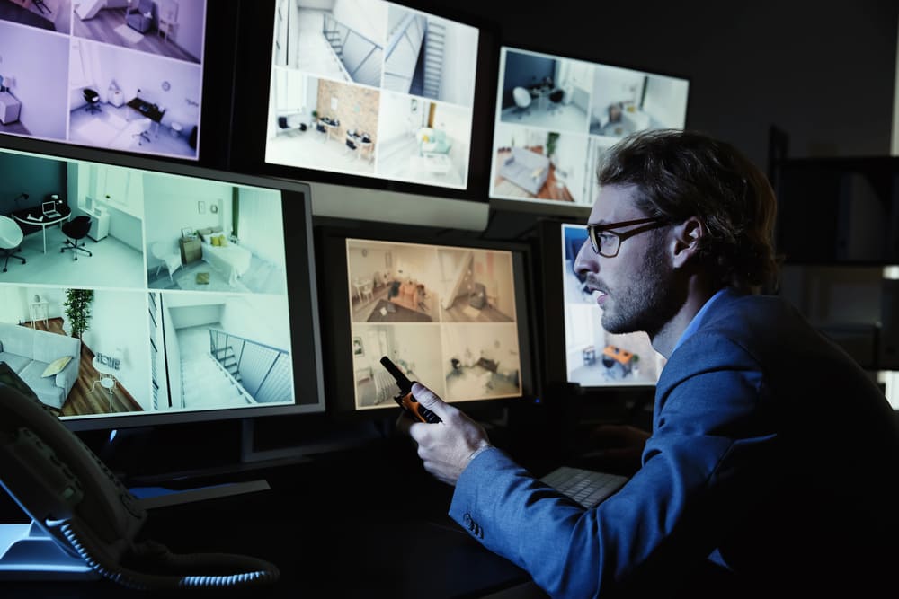 camera-micro-lieu-travail-loi