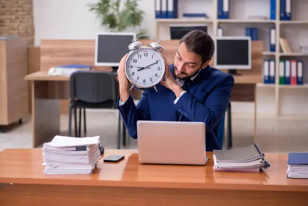 sirh rh francais retard logiciel