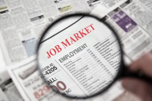 emploi-2026-fractures-marche