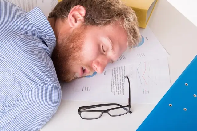 manque-de-sommeil-motif-arret-maladie