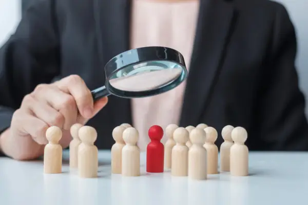faut-il-vraiment-continuer-a-recruter-en-été
