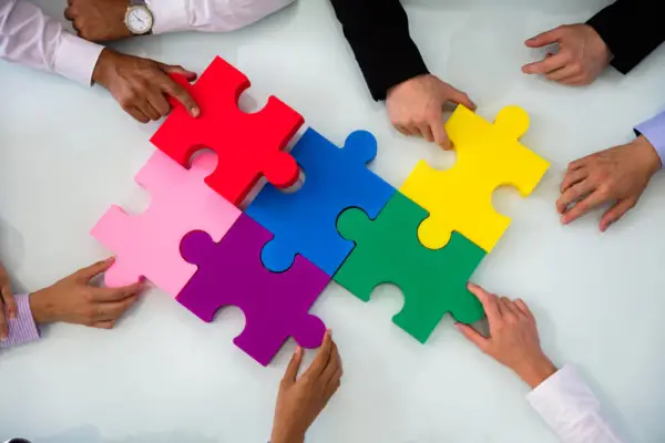Communautés RH : où trouver de l’entraide et partager ses expériences entre professionnels des ressources humaines ?