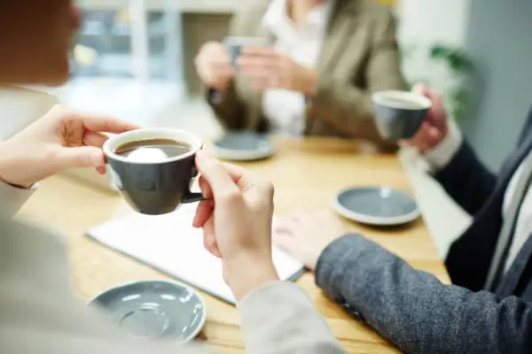 Les discussions de machine à café sont-elles un véritable levier RH ?
