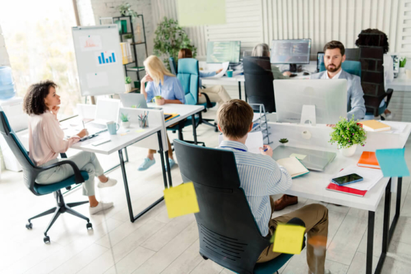 Pourquoi les salariés souhaitent-ils retourner au bureau ?