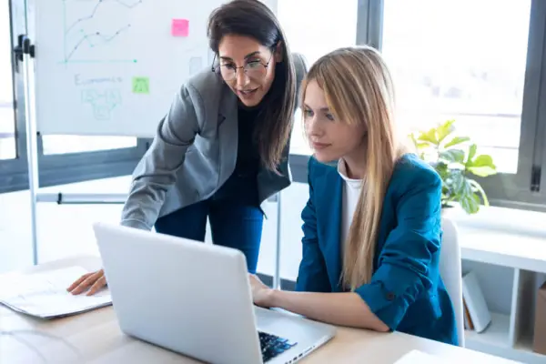 Quelle est la différence entre les millennials et la génération Z au travail ?